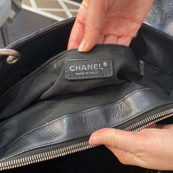 CHANEL black quilted leather tote bag - Picture 8 of 10